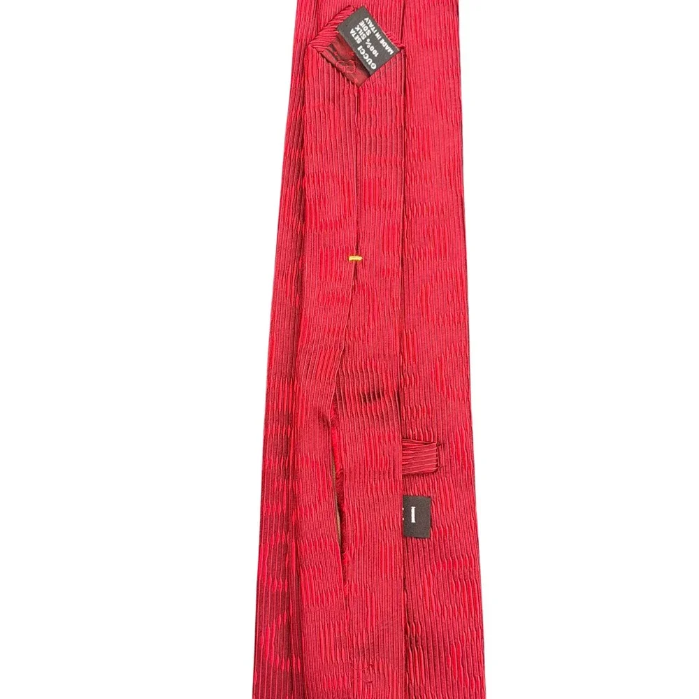 Gucci Silk Tie Mens Red Textured GG Monogram Logo Made in Italy Luxury Tie